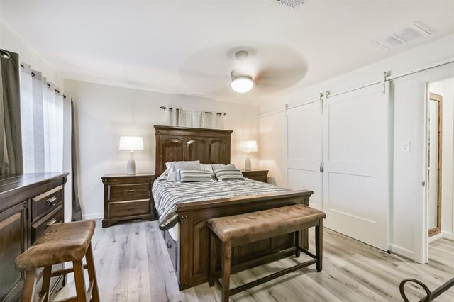 5002 Beechnut Street, Houston, TX 77096