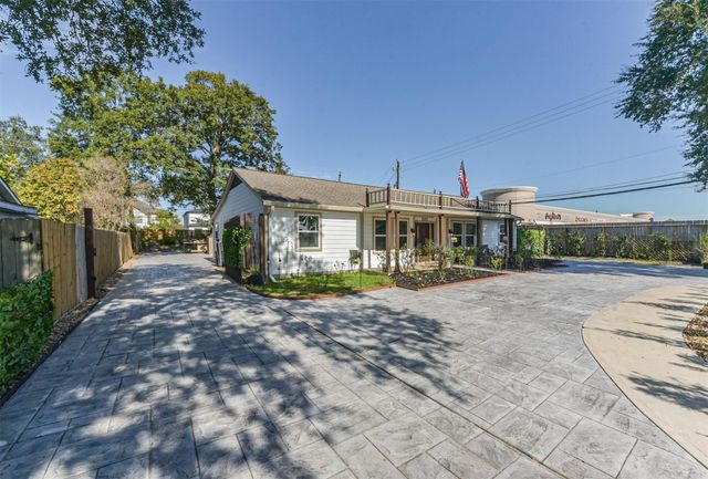 5002 Beechnut Street, Houston, TX 77096