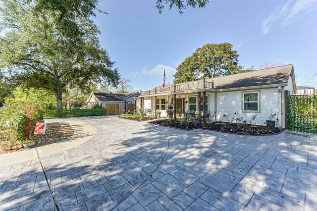 5002 Beechnut Street, Houston, TX 77096