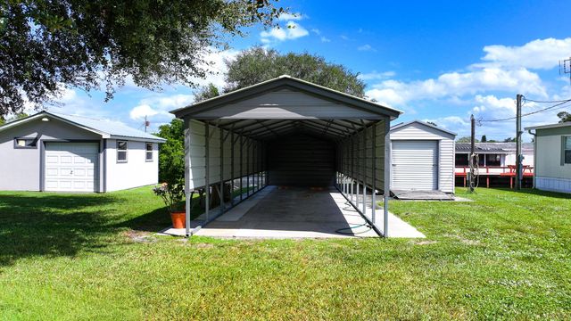 1069 9th St, Okeechobee, FL 34974