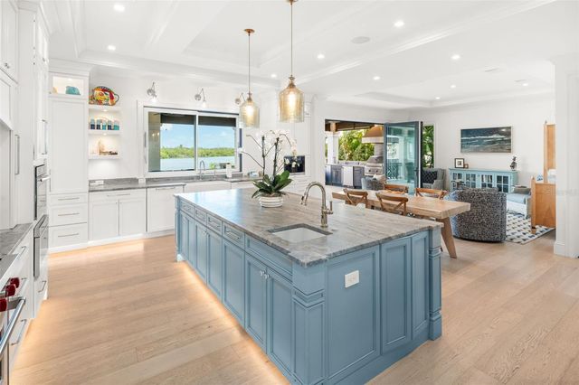 361 S BLVD OF THE PRESIDENTS, Sarasota, FL 34236