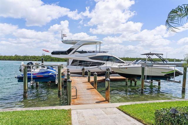 361 S BLVD OF THE PRESIDENTS, Sarasota, FL 34236