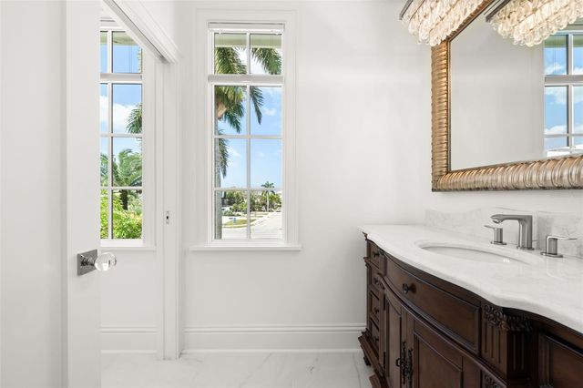 361 S BLVD OF THE PRESIDENTS, Sarasota, FL 34236