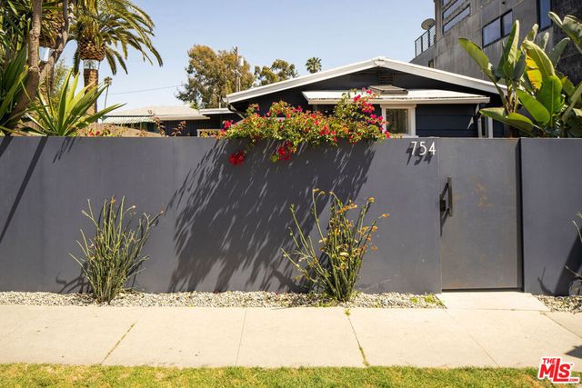 754 California Avenue, Venice, CA 90291