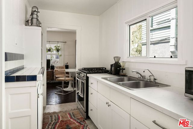 754 California Avenue, Venice, CA 90291
