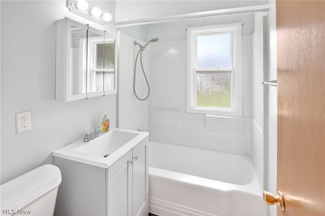 4462 South Hills Drive, Cleveland, OH 44109