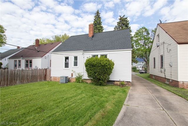 4462 South Hills Drive, Cleveland, OH 44109