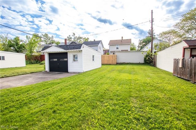 4462 South Hills Drive, Cleveland, OH 44109