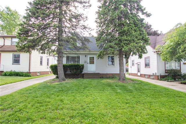 4462 South Hills Drive, Cleveland, OH 44109