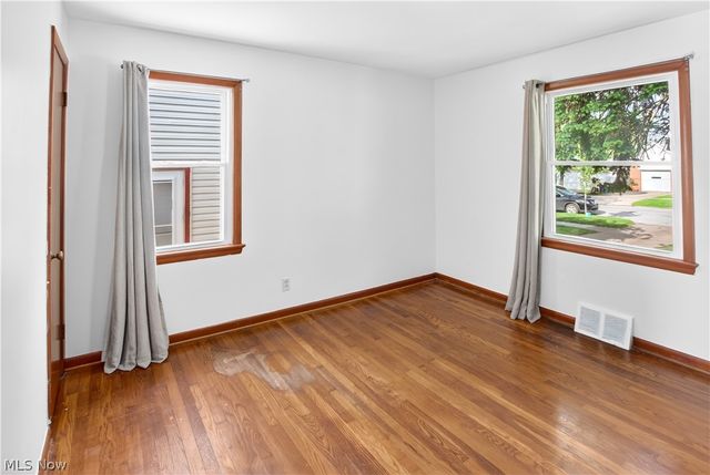 4462 South Hills Drive, Cleveland, OH 44109