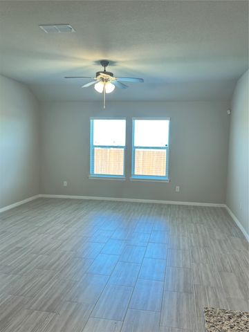 9428 Golden Tree, Fort Worth, TX 76180