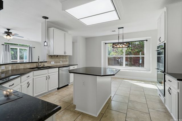 2311 PREAKNESS LN, San Antonio, TX 78248