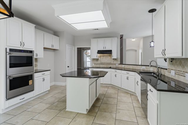 2311 PREAKNESS LN, San Antonio, TX 78248