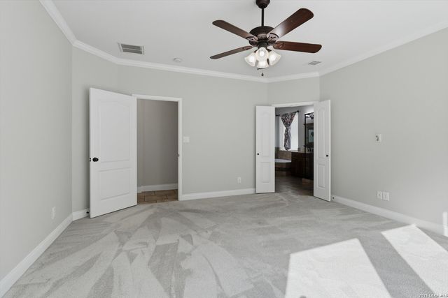 2311 PREAKNESS LN, San Antonio, TX 78248