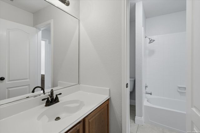 2311 PREAKNESS LN, San Antonio, TX 78248