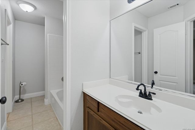 2311 PREAKNESS LN, San Antonio, TX 78248