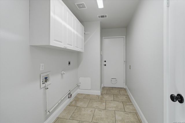 2311 PREAKNESS LN, San Antonio, TX 78248