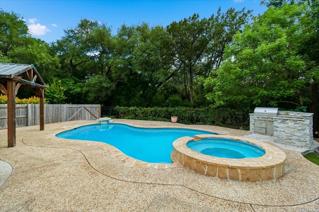 2311 PREAKNESS LN, San Antonio, TX 78248