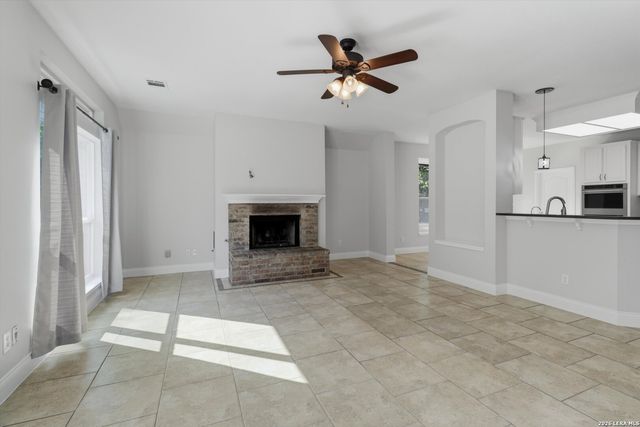 2311 PREAKNESS LN, San Antonio, TX 78248