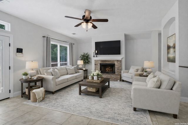 2311 PREAKNESS LN, San Antonio, TX 78248