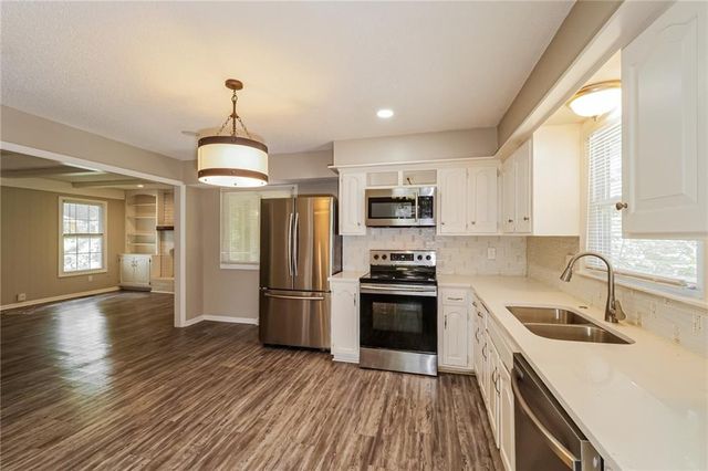 12708 Sycamore Avenue, Grandview, MO 64030