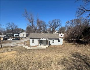 11300 E 11 Street S, Independence, MO 64054
