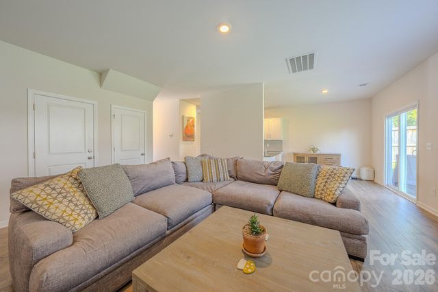 355 Tavernier Lane, Candler, NC 28715