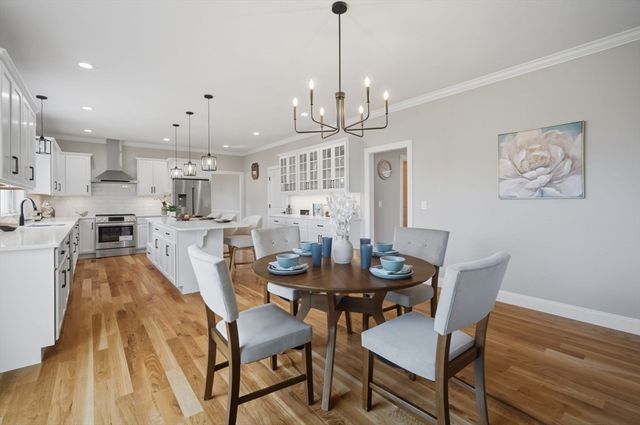 2 Scarlett Drive, East Longmeadow, MA 01028
