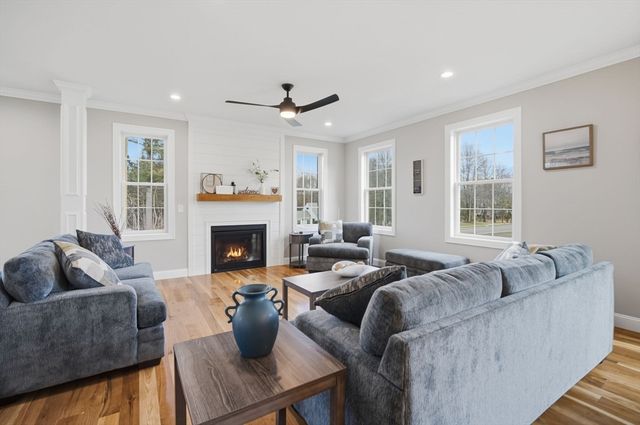 2 Scarlett Drive, East Longmeadow, MA 01028