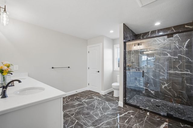 2 Scarlett Drive, East Longmeadow, MA 01028