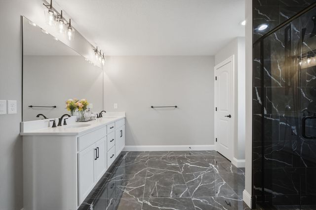 2 Scarlett Drive, East Longmeadow, MA 01028