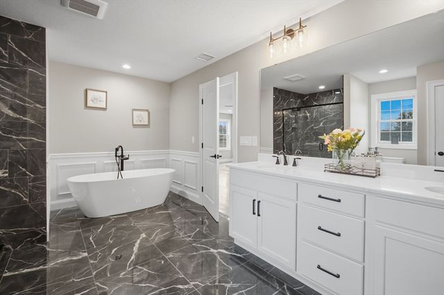 2 Scarlett Drive, East Longmeadow, MA 01028
