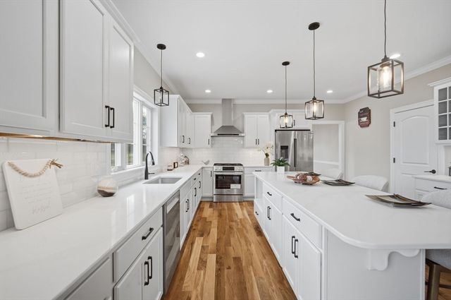 2 Scarlett Drive, East Longmeadow, MA 01028