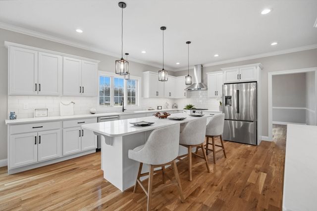 2 Scarlett Drive, East Longmeadow, MA 01028