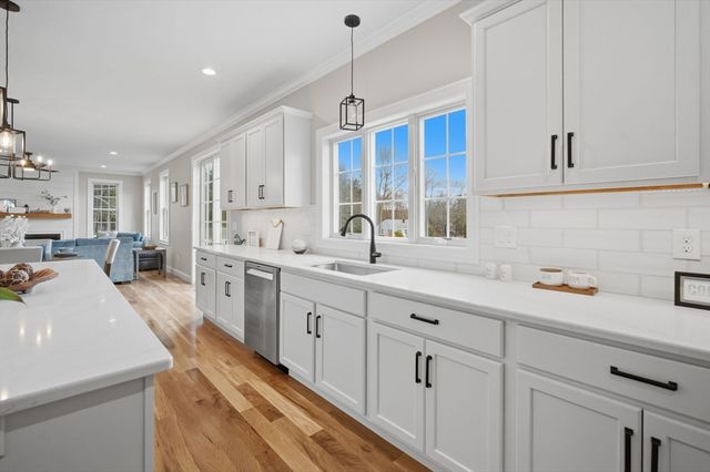 2 Scarlett Drive, East Longmeadow, MA 01028