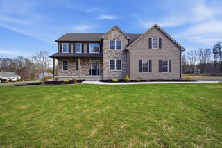 2 Scarlett Drive, East Longmeadow, MA 01028