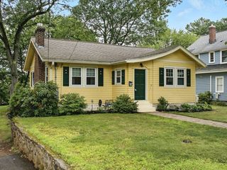 10 Thorndike St, Reading, MA 01867