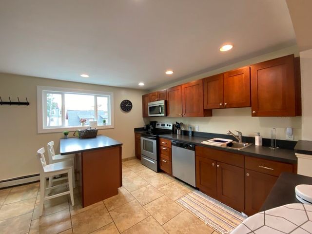 19 Howard Street 2, Newport, RI 02840