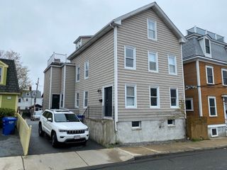 19 Howard Street 2, Newport, RI 02840