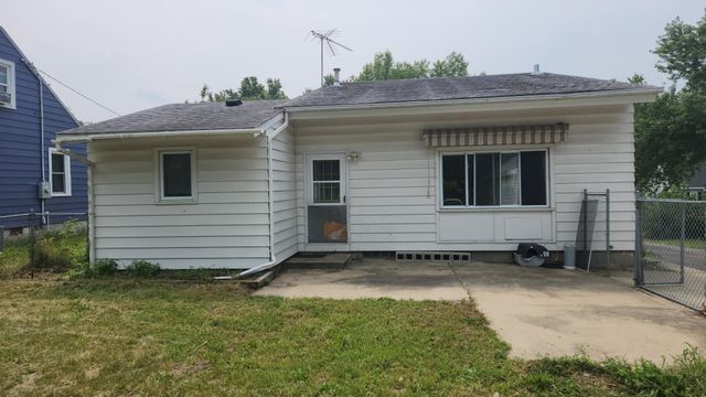 2035 14th St, Rochester, MN 55904