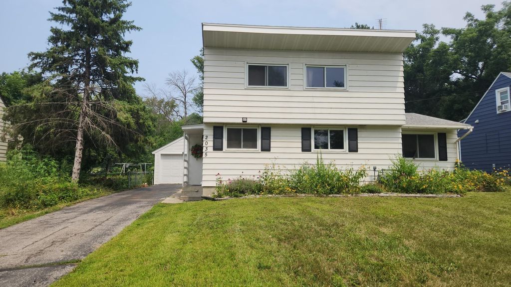 2035 14th St, Rochester, MN 55904