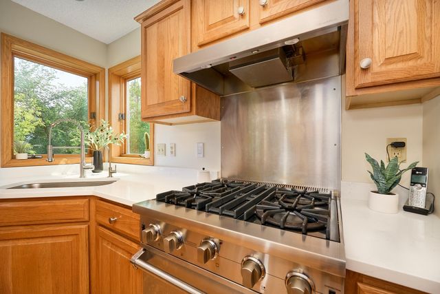 2592 Blue Bill Circle, White Bear Lake, MN 55110
