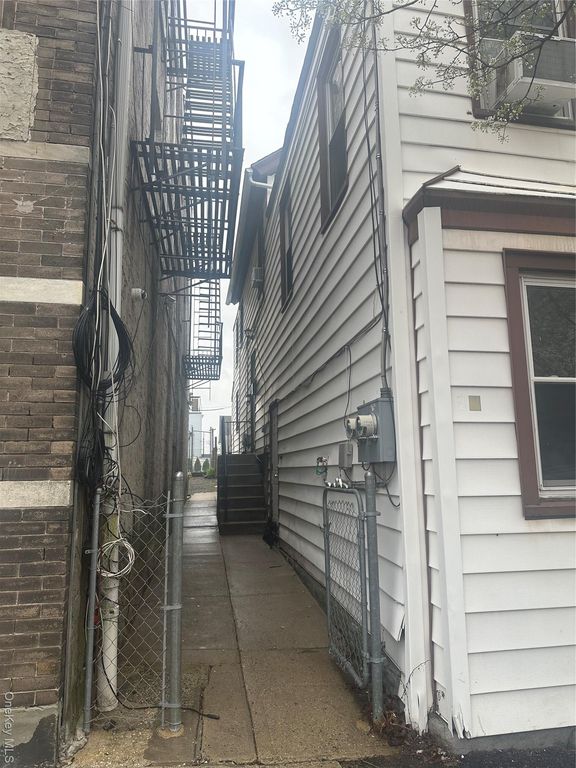 21 Drake Avenue, New Rochelle, NY 10805