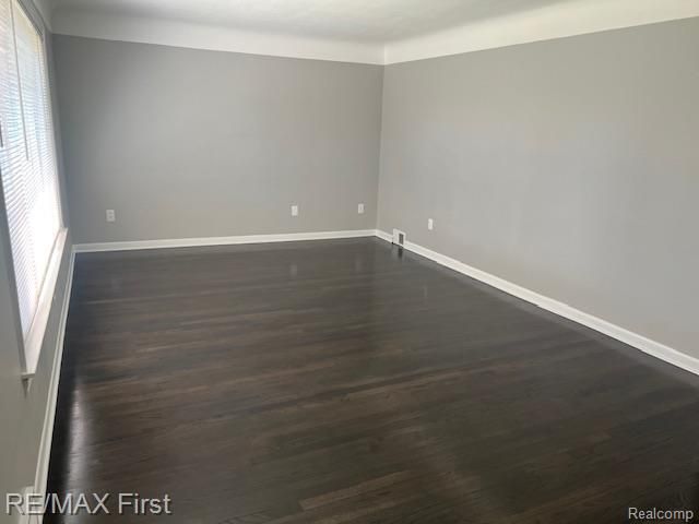 13 Mile Road, Saint Clair Shores, MI 48082