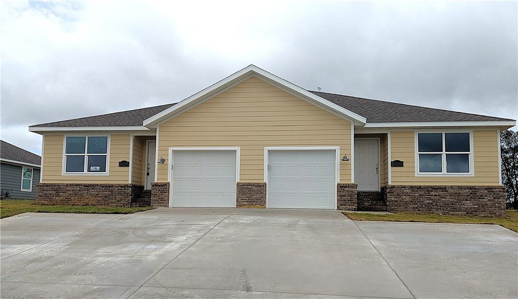 603 W Christopher Drive A, Siloam Springs, AR 72761