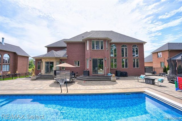3334 Creekview Drive, Davison, MI 48423