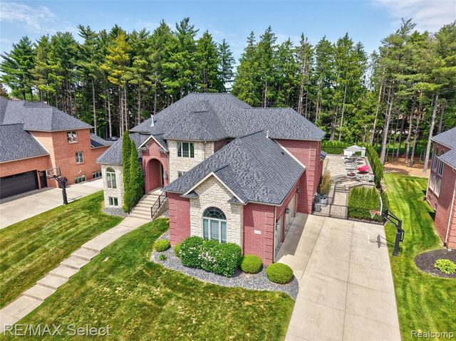 3334 Creekview Drive, Davison, MI 48423