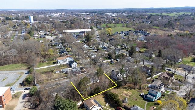 5 Murphy Ave A, Newburyport, MA 01950