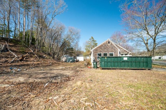 5 Murphy Ave A, Newburyport, MA 01950