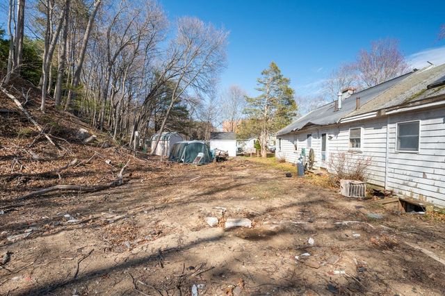5 Murphy Ave A, Newburyport, MA 01950